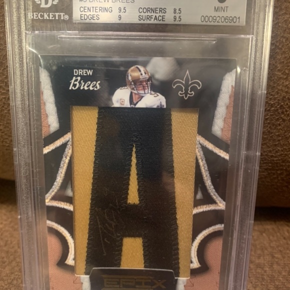 Drew Brees cards. - Picture 1 of 4